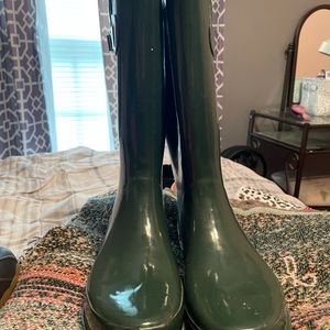 Rain boots